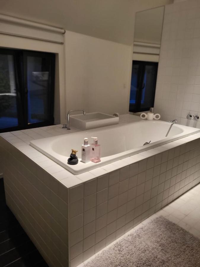Gezellige Moderne Woning Met Zwemvijver Halle  Eksteriør bilde